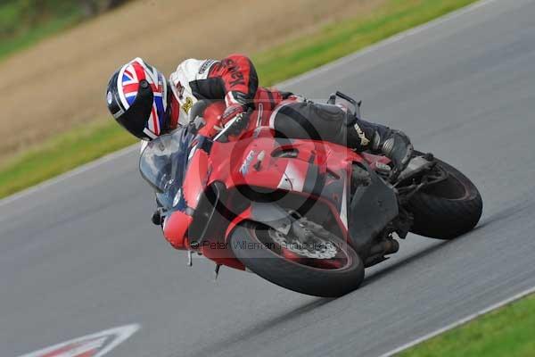 Motorcycle action photographs;Ty croes;anglesey;anglesey photographs;event digital images;eventdigitalimages;no limits trackday;peter wileman photography;trac mon;trackday;trackday digital images;trackday photos