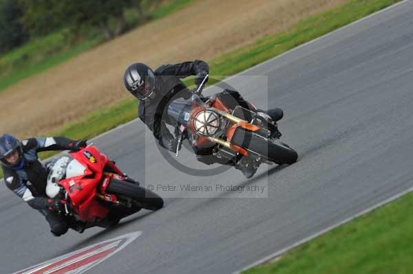 Motorcycle action photographs;Ty croes;anglesey;anglesey photographs;event digital images;eventdigitalimages;no limits trackday;peter wileman photography;trac mon;trackday;trackday digital images;trackday photos