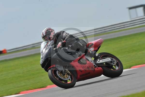 Motorcycle action photographs;Ty croes;anglesey;anglesey photographs;event digital images;eventdigitalimages;no limits trackday;peter wileman photography;trac mon;trackday;trackday digital images;trackday photos