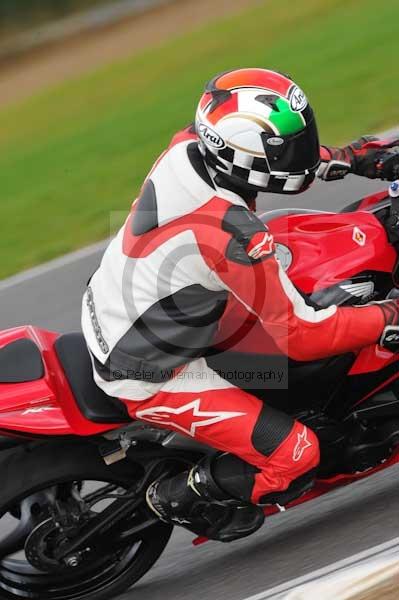 Motorcycle action photographs;Ty croes;anglesey;anglesey photographs;event digital images;eventdigitalimages;no limits trackday;peter wileman photography;trac mon;trackday;trackday digital images;trackday photos