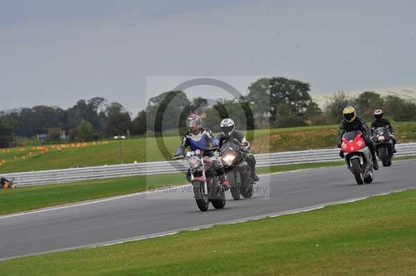 Motorcycle action photographs;Ty croes;anglesey;anglesey photographs;event digital images;eventdigitalimages;no limits trackday;peter wileman photography;trac mon;trackday;trackday digital images;trackday photos