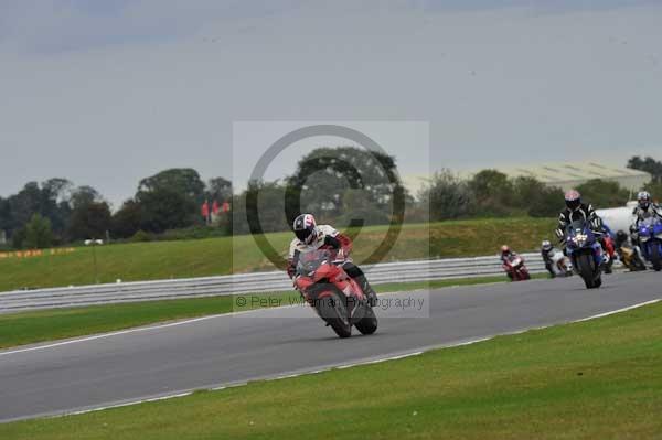 Motorcycle action photographs;Ty croes;anglesey;anglesey photographs;event digital images;eventdigitalimages;no limits trackday;peter wileman photography;trac mon;trackday;trackday digital images;trackday photos