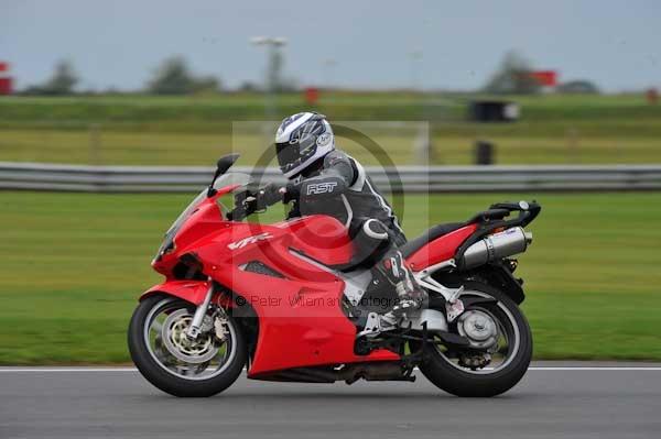 Motorcycle action photographs;Ty croes;anglesey;anglesey photographs;event digital images;eventdigitalimages;no limits trackday;peter wileman photography;trac mon;trackday;trackday digital images;trackday photos