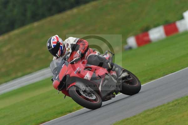 Motorcycle action photographs;Ty croes;anglesey;anglesey photographs;event digital images;eventdigitalimages;no limits trackday;peter wileman photography;trac mon;trackday;trackday digital images;trackday photos
