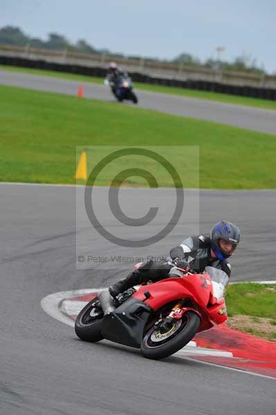 Motorcycle action photographs;Ty croes;anglesey;anglesey photographs;event digital images;eventdigitalimages;no limits trackday;peter wileman photography;trac mon;trackday;trackday digital images;trackday photos