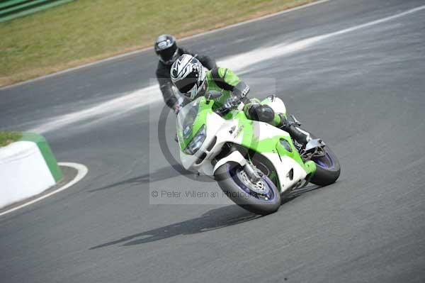 anglesey;brands hatch;cadwell park;croft;digital images;donington park;enduro;enduro digital images;event;event digital images;eventdigitalimages;mallory park;no limits;oulton park;peter wileman photography;racing;racing digital images;silverstone;snetterton;trackday;trackday digital images;trackday photos;vintage;vmcc banbury run;welsh 2 day enduro