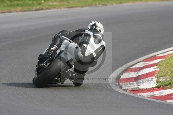 anglesey;brands hatch;cadwell park;croft;donington park;enduro digital images;event digital images;eventdigitalimages;mallory;no limits;oulton park;peter wileman photography;racing digital images;silverstone;snetterton;trackday digital images;trackday photos;vmcc banbury run