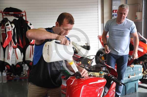enduro digital images, endurodigitalimages, event digital images, eventdigitalimages, no limits, peter wileman photography, racing digital images, trackday digital images, trackday photos, vmcc banbury run