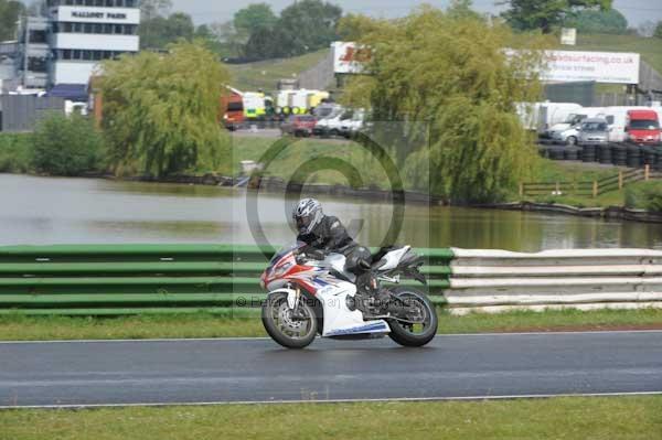 enduro digital images, endurodigitalimages, event digital images, eventdigitalimages, no limits, peter wileman photography, racing digital images, trackday digital images, trackday photos, vmcc banbury run