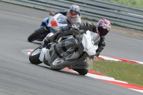 enduro digital images, endurodigitalimages, event digital images, eventdigitalimages, no limits, peter wileman photography, racing digital images, trackday digital images, trackday photos, vmcc banbury run