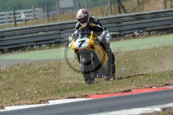 enduro digital images, endurodigitalimages, event digital images, eventdigitalimages, no limits, peter wileman photography, racing digital images, trackday digital images, trackday photos, vmcc banbury run