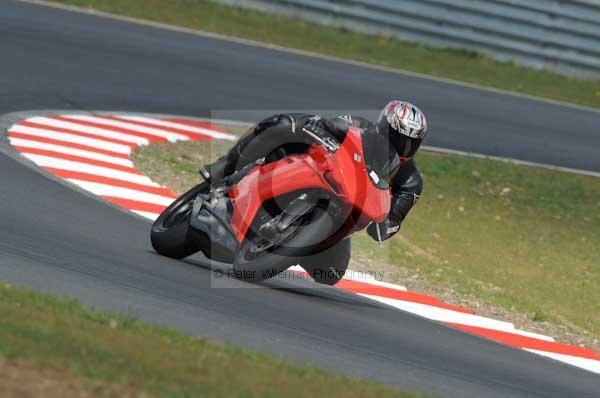 enduro digital images, endurodigitalimages, event digital images, eventdigitalimages, no limits, peter wileman photography, racing digital images, trackday digital images, trackday photos, vmcc banbury run