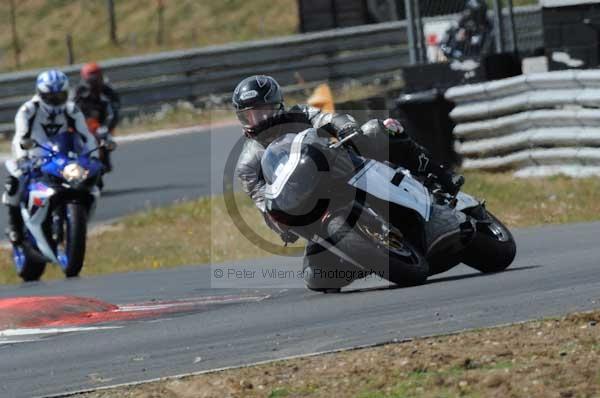 enduro digital images, endurodigitalimages, event digital images, eventdigitalimages, no limits, peter wileman photography, racing digital images, trackday digital images, trackday photos, vmcc banbury run