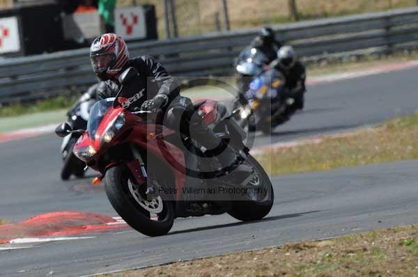 enduro digital images, endurodigitalimages, event digital images, eventdigitalimages, no limits, peter wileman photography, racing digital images, trackday digital images, trackday photos, vmcc banbury run