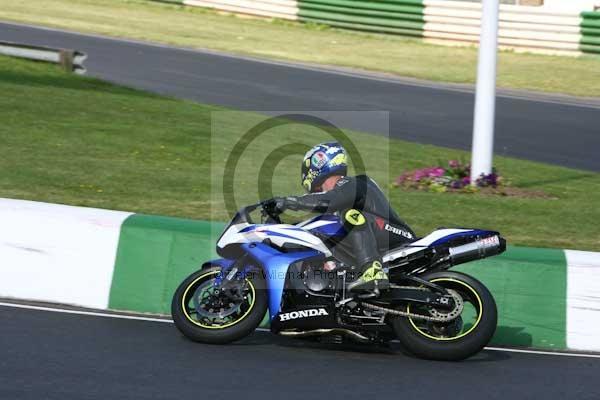 enduro digital images, endurodigitalimages, event digital images, eventdigitalimages, no limits, peter wileman photography, racing digital images, trackday digital images, trackday photos, vmcc banbury run