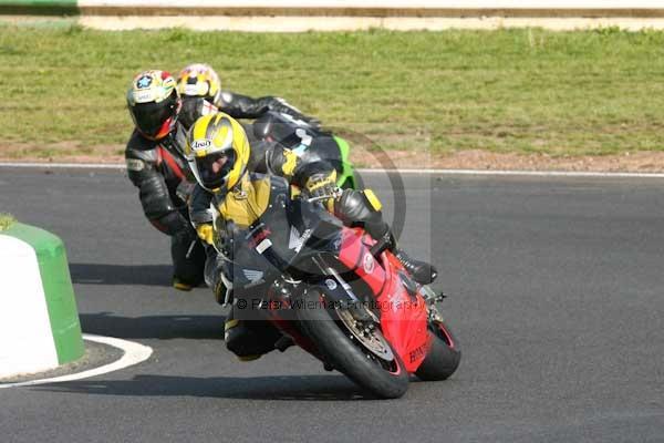 enduro digital images, endurodigitalimages, event digital images, eventdigitalimages, no limits, peter wileman photography, racing digital images, trackday digital images, trackday photos, vmcc banbury run