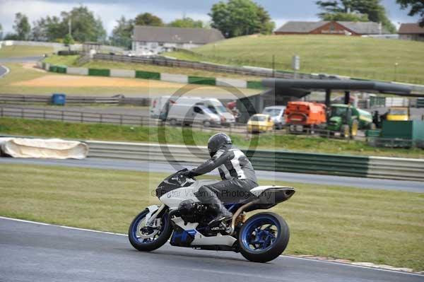 enduro digital images, endurodigitalimages, event digital images, eventdigitalimages, no limits, peter wileman photography, racing digital images, trackday digital images, trackday photos, vmcc banbury run