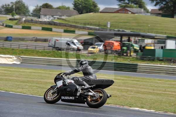 enduro digital images, endurodigitalimages, event digital images, eventdigitalimages, no limits, peter wileman photography, racing digital images, trackday digital images, trackday photos, vmcc banbury run
