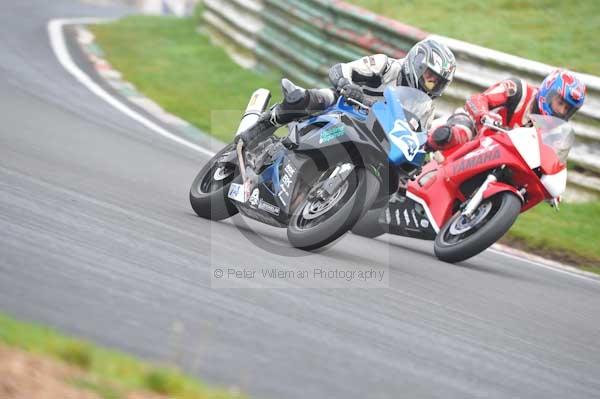 Mallory park Leicestershire;Mallory park photographs;Motorcycle action photographs;event digital images;eventdigitalimages;mallory park;no limits trackday;peter wileman photography;trackday;trackday digital images;trackday photos