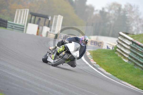 Mallory park Leicestershire;Mallory park photographs;Motorcycle action photographs;event digital images;eventdigitalimages;mallory park;no limits trackday;peter wileman photography;trackday;trackday digital images;trackday photos
