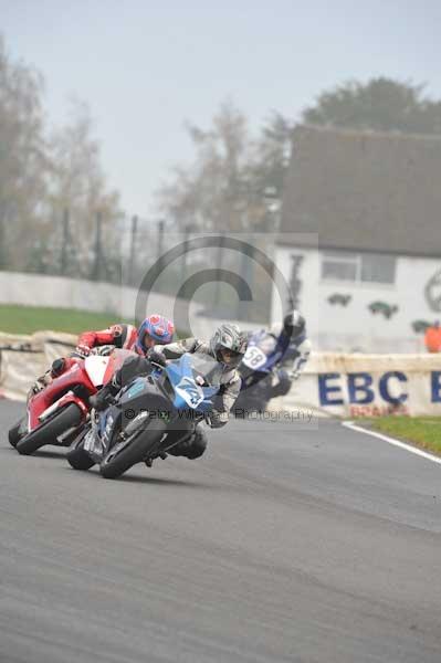 Mallory park Leicestershire;Mallory park photographs;Motorcycle action photographs;event digital images;eventdigitalimages;mallory park;no limits trackday;peter wileman photography;trackday;trackday digital images;trackday photos