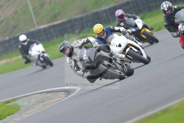 Mallory park Leicestershire;Mallory park photographs;Motorcycle action photographs;event digital images;eventdigitalimages;mallory park;no limits trackday;peter wileman photography;trackday;trackday digital images;trackday photos