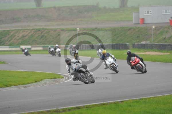 Mallory park Leicestershire;Mallory park photographs;Motorcycle action photographs;event digital images;eventdigitalimages;mallory park;no limits trackday;peter wileman photography;trackday;trackday digital images;trackday photos