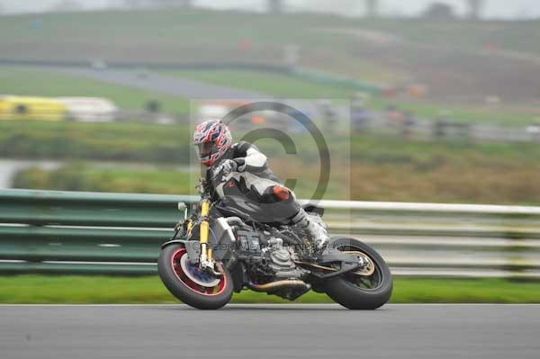 Mallory park Leicestershire;Mallory park photographs;Motorcycle action photographs;event digital images;eventdigitalimages;mallory park;no limits trackday;peter wileman photography;trackday;trackday digital images;trackday photos