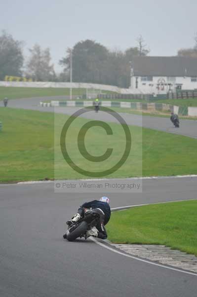 Mallory park Leicestershire;Mallory park photographs;Motorcycle action photographs;event digital images;eventdigitalimages;mallory park;no limits trackday;peter wileman photography;trackday;trackday digital images;trackday photos
