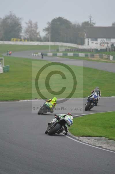 Mallory park Leicestershire;Mallory park photographs;Motorcycle action photographs;event digital images;eventdigitalimages;mallory park;no limits trackday;peter wileman photography;trackday;trackday digital images;trackday photos