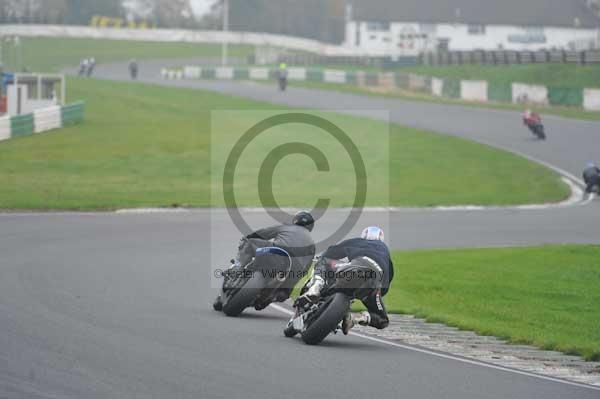 Mallory park Leicestershire;Mallory park photographs;Motorcycle action photographs;event digital images;eventdigitalimages;mallory park;no limits trackday;peter wileman photography;trackday;trackday digital images;trackday photos