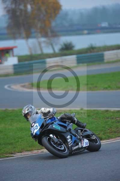 Mallory park Leicestershire;Mallory park photographs;Motorcycle action photographs;event digital images;eventdigitalimages;mallory park;no limits trackday;peter wileman photography;trackday;trackday digital images;trackday photos