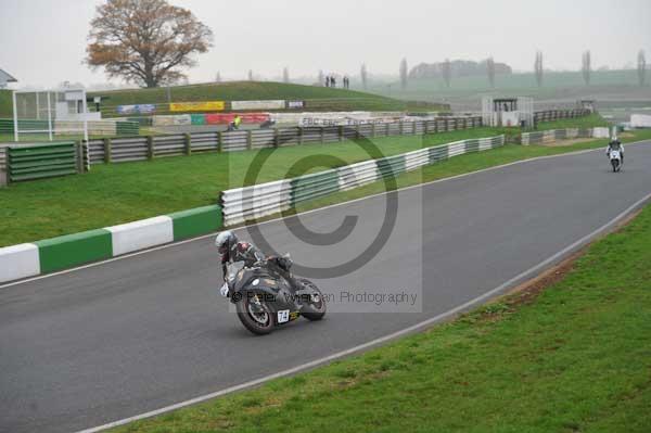 Mallory park Leicestershire;Mallory park photographs;Motorcycle action photographs;event digital images;eventdigitalimages;mallory park;no limits trackday;peter wileman photography;trackday;trackday digital images;trackday photos