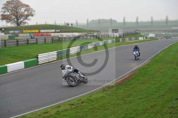 Mallory park Leicestershire;Mallory park photographs;Motorcycle action photographs;event digital images;eventdigitalimages;mallory park;no limits trackday;peter wileman photography;trackday;trackday digital images;trackday photos