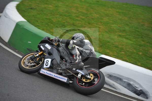 Mallory park Leicestershire;Mallory park photographs;Motorcycle action photographs;event digital images;eventdigitalimages;mallory park;no limits trackday;peter wileman photography;trackday;trackday digital images;trackday photos