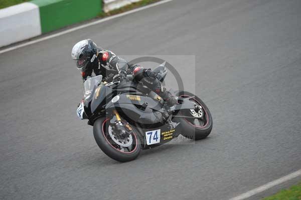 Mallory park Leicestershire;Mallory park photographs;Motorcycle action photographs;event digital images;eventdigitalimages;mallory park;no limits trackday;peter wileman photography;trackday;trackday digital images;trackday photos