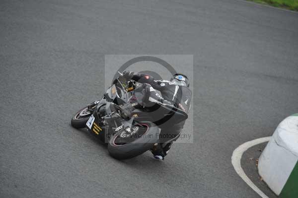 Mallory park Leicestershire;Mallory park photographs;Motorcycle action photographs;event digital images;eventdigitalimages;mallory park;no limits trackday;peter wileman photography;trackday;trackday digital images;trackday photos