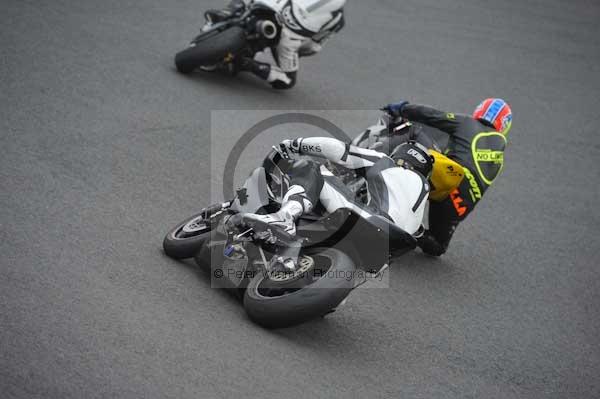 Mallory park Leicestershire;Mallory park photographs;Motorcycle action photographs;event digital images;eventdigitalimages;mallory park;no limits trackday;peter wileman photography;trackday;trackday digital images;trackday photos