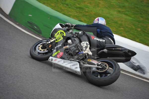Mallory park Leicestershire;Mallory park photographs;Motorcycle action photographs;event digital images;eventdigitalimages;mallory park;no limits trackday;peter wileman photography;trackday;trackday digital images;trackday photos