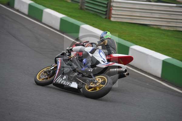 Mallory park Leicestershire;Mallory park photographs;Motorcycle action photographs;event digital images;eventdigitalimages;mallory park;no limits trackday;peter wileman photography;trackday;trackday digital images;trackday photos