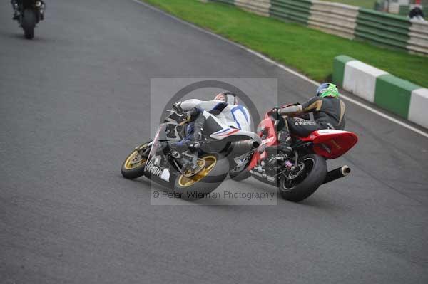 Mallory park Leicestershire;Mallory park photographs;Motorcycle action photographs;event digital images;eventdigitalimages;mallory park;no limits trackday;peter wileman photography;trackday;trackday digital images;trackday photos