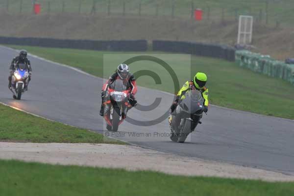 Mallory park Leicestershire;Mallory park photographs;Motorcycle action photographs;event digital images;eventdigitalimages;mallory park;no limits trackday;peter wileman photography;trackday;trackday digital images;trackday photos