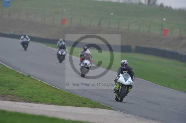 Mallory park Leicestershire;Mallory park photographs;Motorcycle action photographs;event digital images;eventdigitalimages;mallory park;no limits trackday;peter wileman photography;trackday;trackday digital images;trackday photos