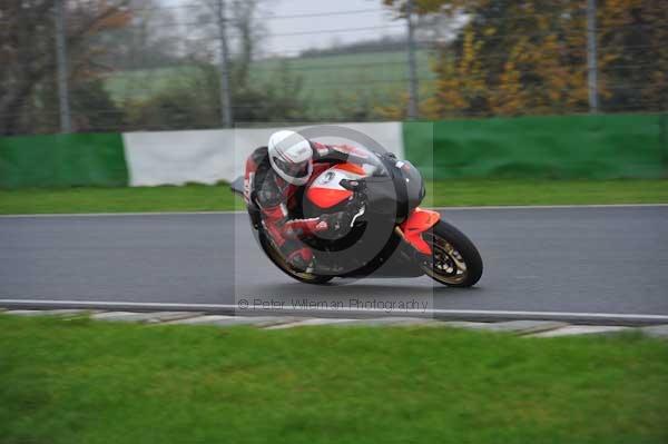 Mallory park Leicestershire;Mallory park photographs;Motorcycle action photographs;event digital images;eventdigitalimages;mallory park;no limits trackday;peter wileman photography;trackday;trackday digital images;trackday photos