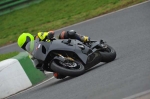 Mallory-park-Leicestershire;Mallory-park-photographs;Motorcycle-action-photographs;event-digital-images;eventdigitalimages;mallory-park;no-limits-trackday;peter-wileman-photography;trackday;trackday-digital-images;trackday-photos