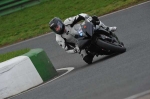 Mallory-park-Leicestershire;Mallory-park-photographs;Motorcycle-action-photographs;event-digital-images;eventdigitalimages;mallory-park;no-limits-trackday;peter-wileman-photography;trackday;trackday-digital-images;trackday-photos