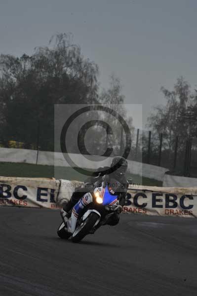 Mallory park Leicestershire;Mallory park photographs;Motorcycle action photographs;event digital images;eventdigitalimages;mallory park;no limits trackday;peter wileman photography;trackday;trackday digital images;trackday photos