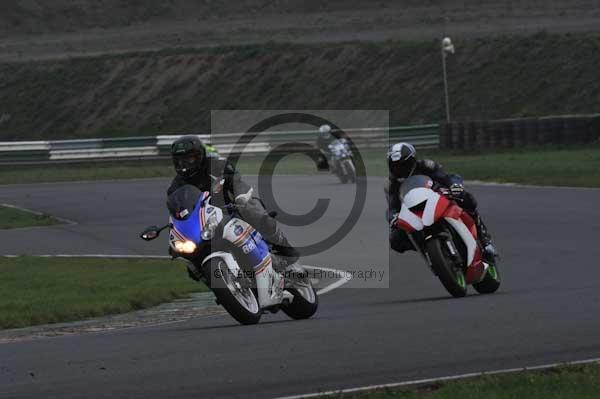 Mallory park Leicestershire;Mallory park photographs;Motorcycle action photographs;event digital images;eventdigitalimages;mallory park;no limits trackday;peter wileman photography;trackday;trackday digital images;trackday photos