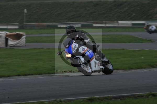 Mallory park Leicestershire;Mallory park photographs;Motorcycle action photographs;event digital images;eventdigitalimages;mallory park;no limits trackday;peter wileman photography;trackday;trackday digital images;trackday photos