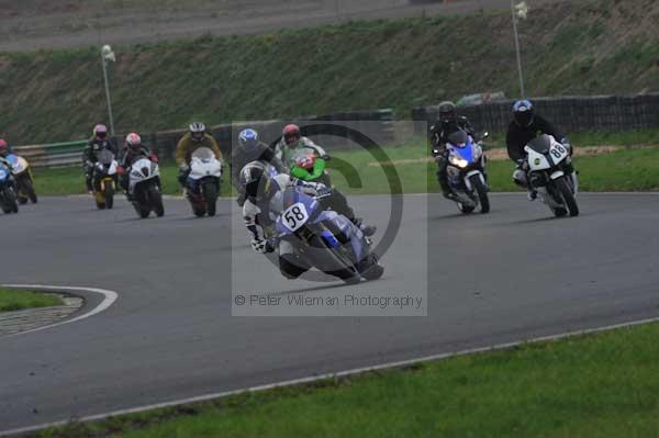 Mallory park Leicestershire;Mallory park photographs;Motorcycle action photographs;event digital images;eventdigitalimages;mallory park;no limits trackday;peter wileman photography;trackday;trackday digital images;trackday photos